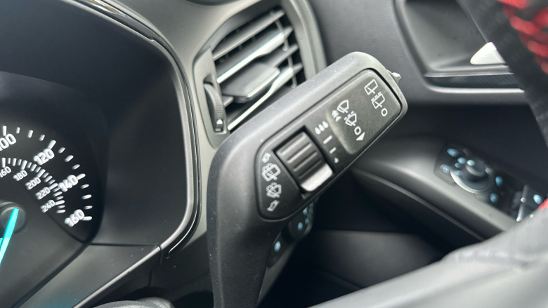 Ford Focus 1.0 EcoBoost Hybrid mHEV 155 ST-Line 5dr Auto Petrol Hatchback